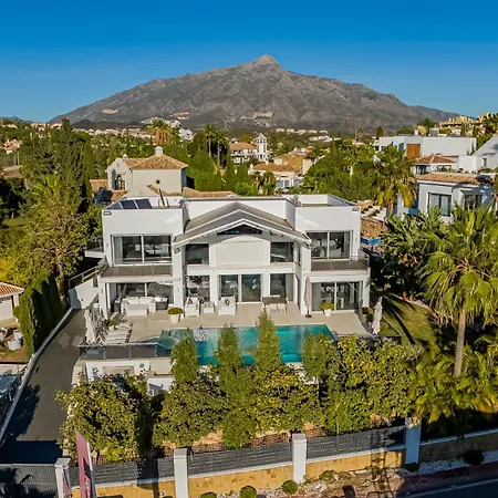 Luxury Villa-los Naranjos Golf Club فيلة